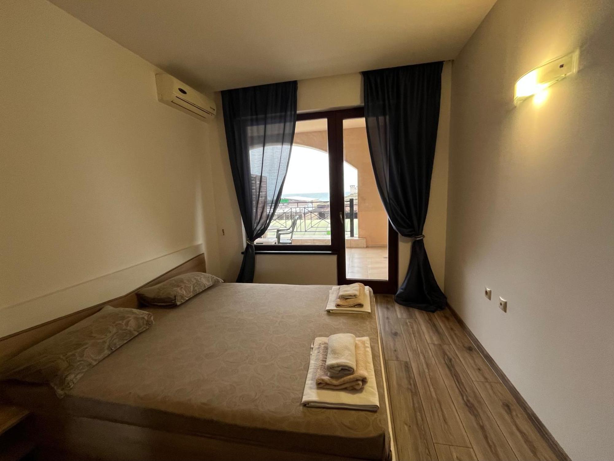 Sea View Rental Front Beach 골든샌드 외부 사진